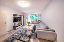 Hauptbild Vermietete 4-Zimmer-Wohnung mit Tiefgaragen-Stellplatz direkt am Forstenrieder Park