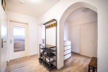 Flur ***VERKAUFT***3-Zimmer-Wohnung mit Aussicht und 2 PKW-Stellpl�tzen in M�nchen-F�rstenried